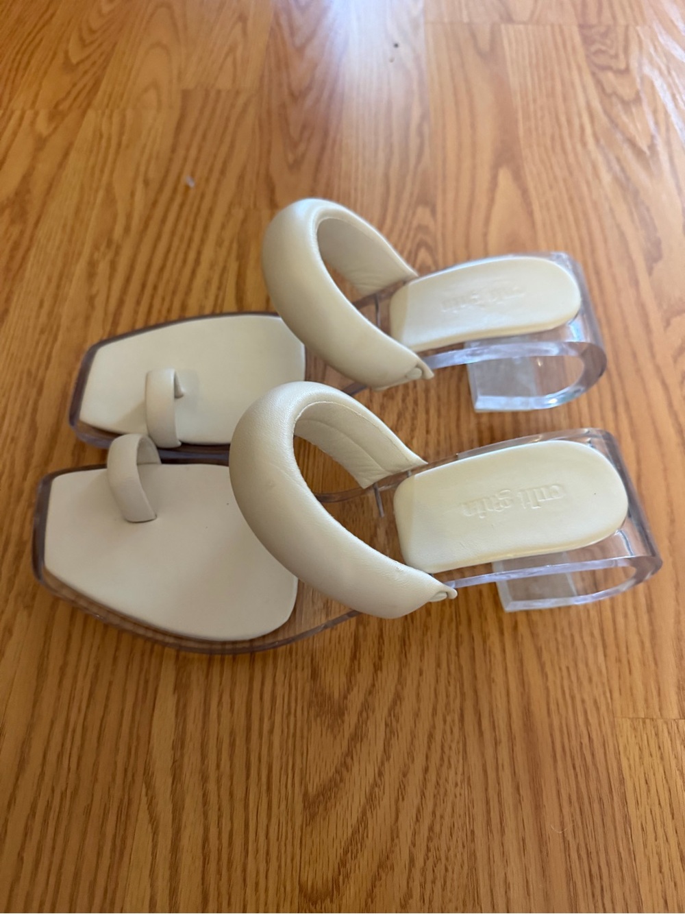 Cult Gaia Slides - Picture 2 of 5